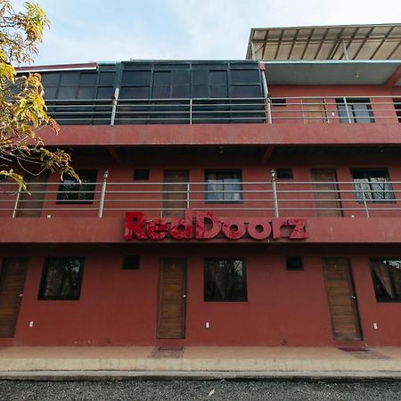 Reddoorz Plus At Malabag Silang - Vaccinated Staff Bagian luar foto