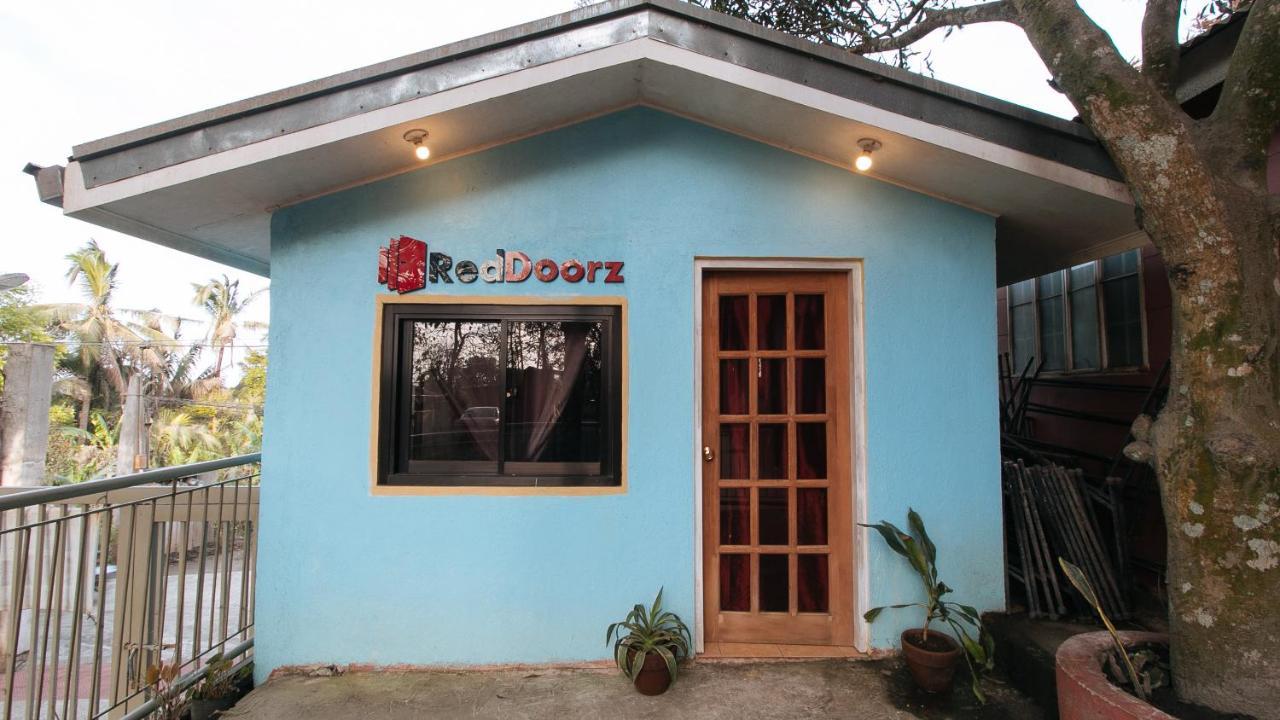 Reddoorz Plus At Malabag Silang - Vaccinated Staff Bagian luar foto